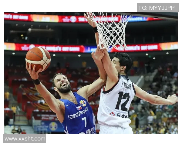 南京篮球队在世界杯中的战术意识与团队协作表现分析 南京篮球队在世界杯中的战术意识与团队协作表现分析